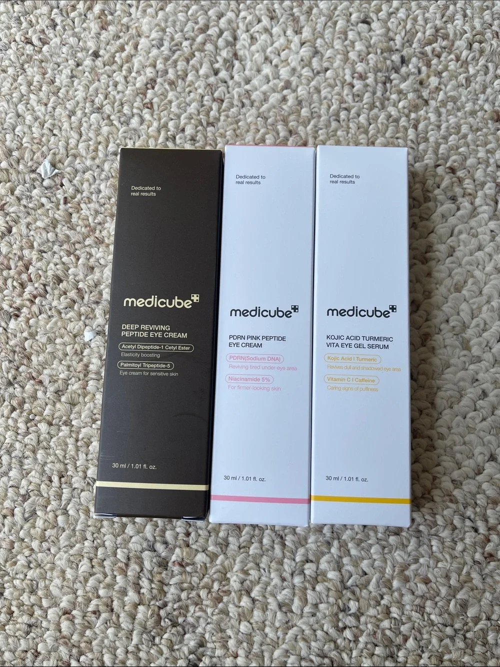Medicube Deep Reviving Peptide Eye Cream - Black